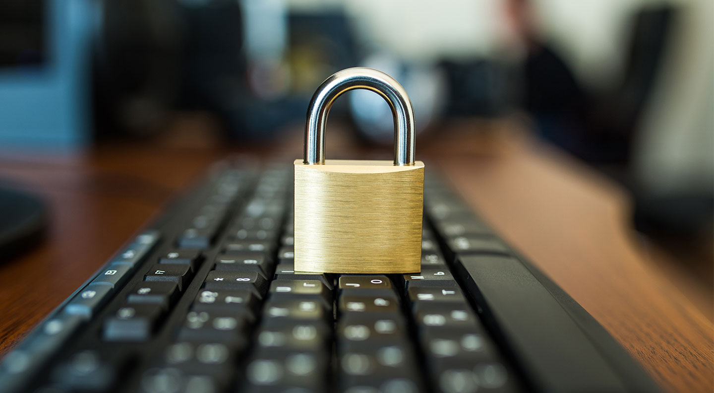 Padlock-on-a-laptop-keyboard